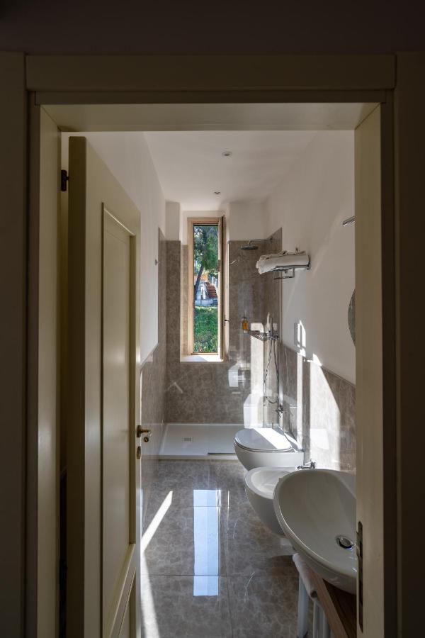 Park Hotel Villa Maria San Menaio Exteriör bild