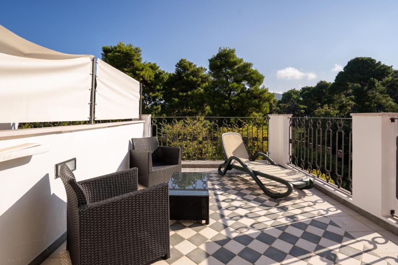 Park Hotel Villa Maria San Menaio Exteriör bild