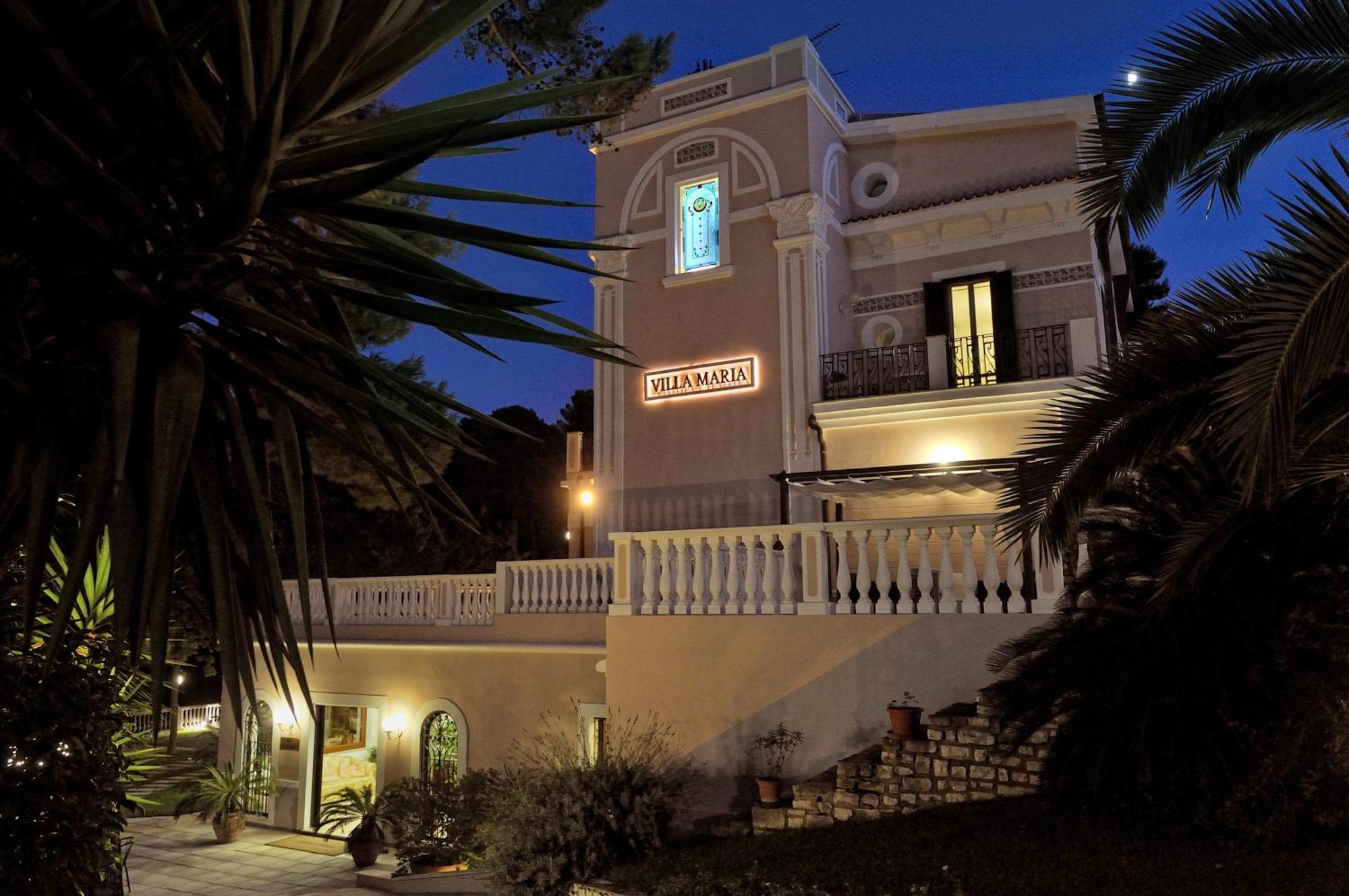 Park Hotel Villa Maria San Menaio Exteriör bild